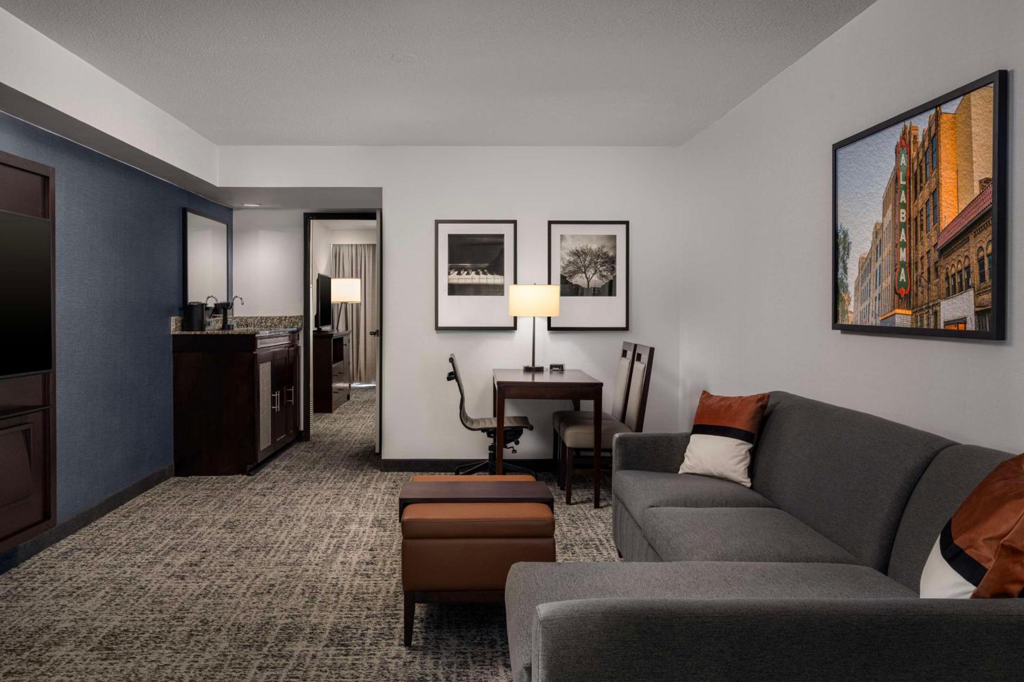 Embassy Suites Birmingham Bagian luar foto
