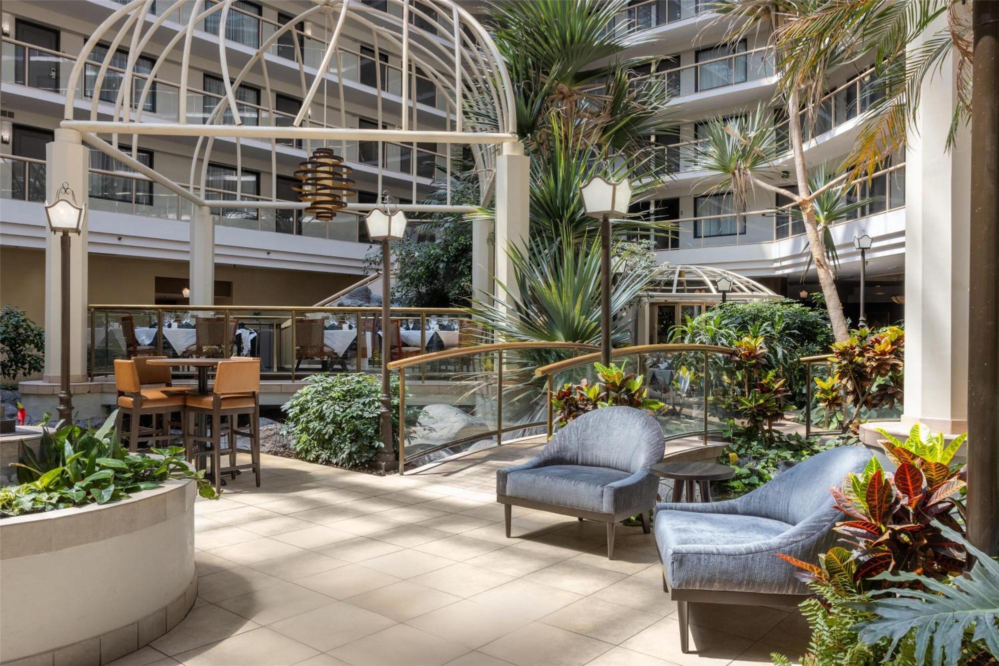 Embassy Suites Birmingham Bagian luar foto